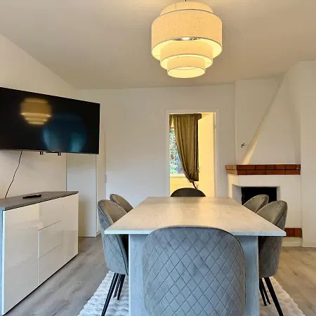 Apartmán 5 Bedroom With Tv In Each Near Volvo With Free Parking *