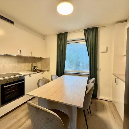 For Workers With 4 Bedrooms Free Parking And Tv In Each Apartmán