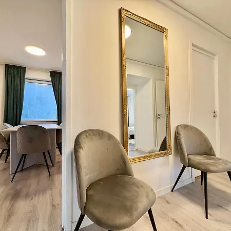 For Workers With 4 Bedrooms Free Parking And Tv In Each Apartmán *