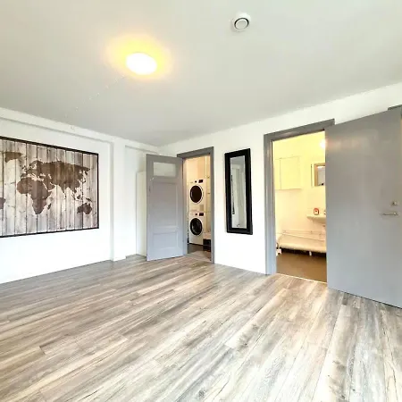 Apartmán Workers And Family 7 Private Bedrooms Sleeps 16 Göteborg