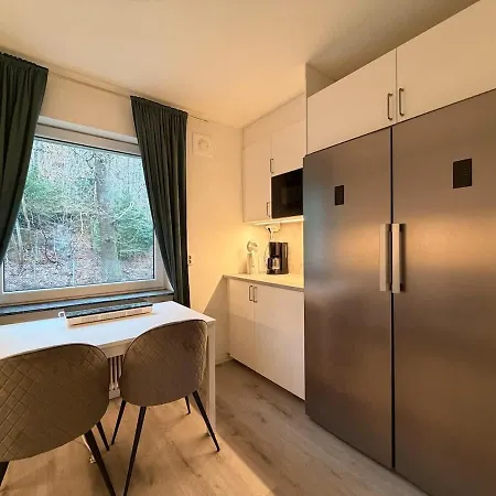 5 Bedroom With Tv In Each Near Volvo With Free Parking Apartmán *
