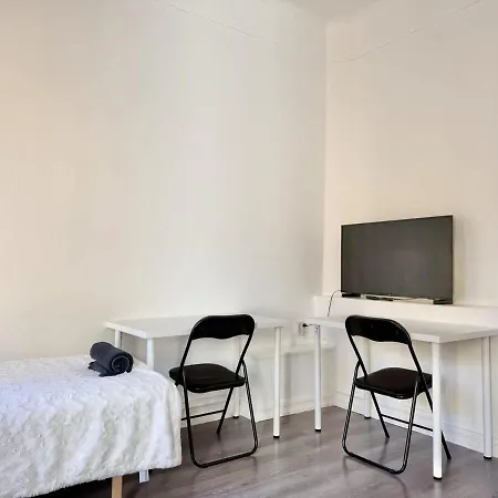 Vasagatan 2-bed Apartment, 4 Beds & 4 Desks 2 Min To Avenyn *