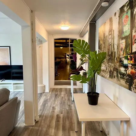 Apartmán Workers And Family 7 Private Bedrooms Sleeps 16