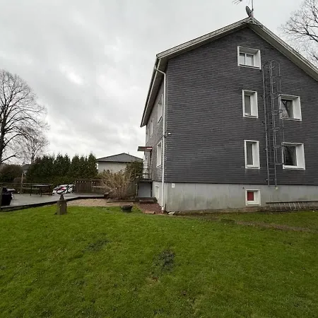Apartmán For Workers With 4 Bedrooms Free Parking And Tv In Each Göteborg