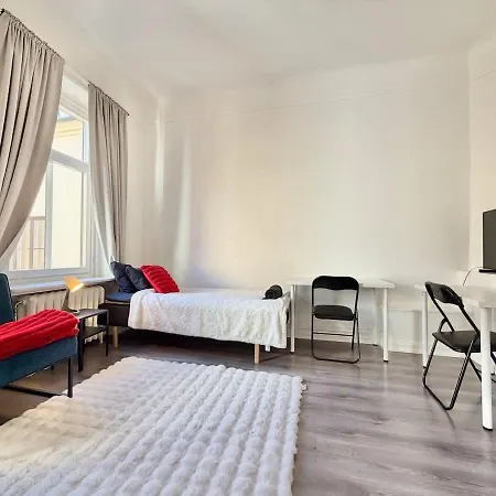 Vasagatan 2-bed Apartment, 4 Beds & 4 Desks 2 Min To Avenyn