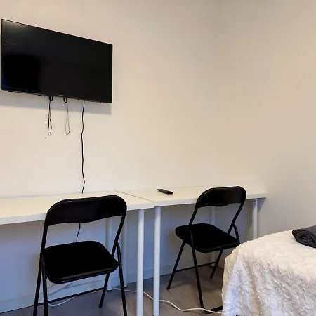 Apartmán 5 Bedroom With Tv In Each Near Volvo With Free Parking Göteborg