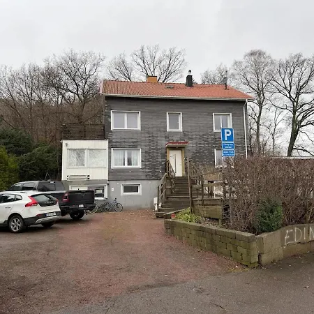 For Workers With 4 Bedrooms Free Parking And Tv In Each Göteborg