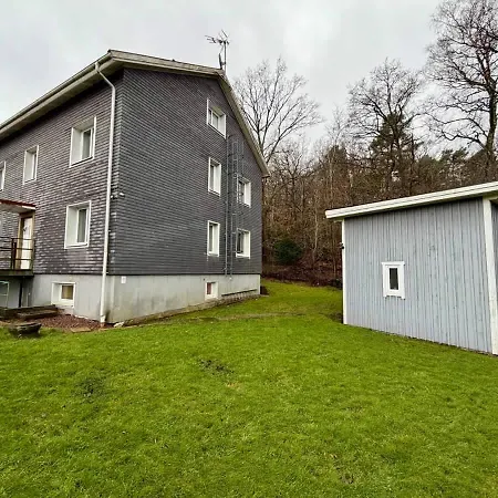 Apartmán For Workers With 4 Bedrooms Free Parking And Tv In Each Göteborg