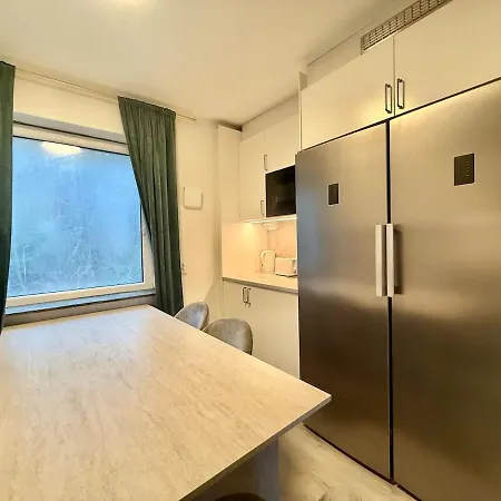 Apartmán For Workers With 4 Bedrooms Free Parking And Tv In Each *