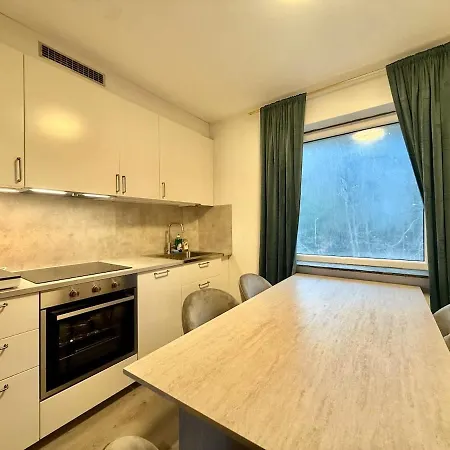 For Workers With 4 Bedrooms Free Parking And Tv In Each Apartmán Göteborg