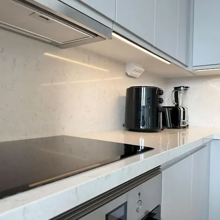 Apartmán Luxury 2 Bedroom With Access To & Gym