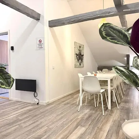 Workers And Family 7 Private Bedrooms Sleeps 16 Apartmán