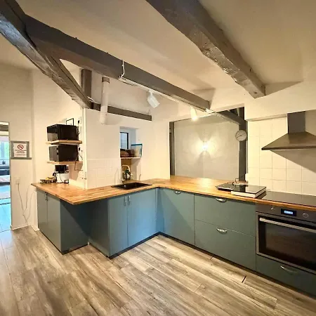 Apartmán Workers And Family 7 Private Bedrooms Sleeps 16