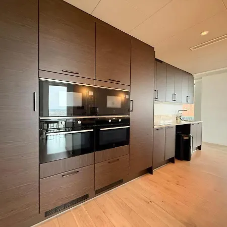 Luxury 2 Bedroom With Access To & Gym Apartmán