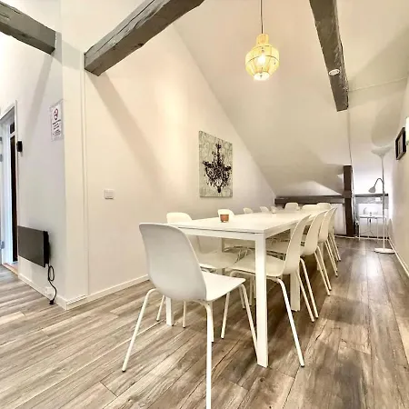 Apartmán Workers And Family 7 Private Bedrooms Sleeps 16 *