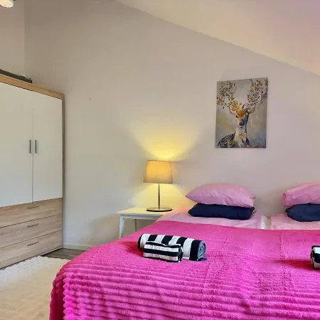Workers And Family 7 Private Bedrooms Sleeps 16 Apartmán