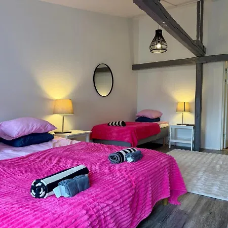 Workers And Family 7 Private Bedrooms Sleeps 16 Apartmán