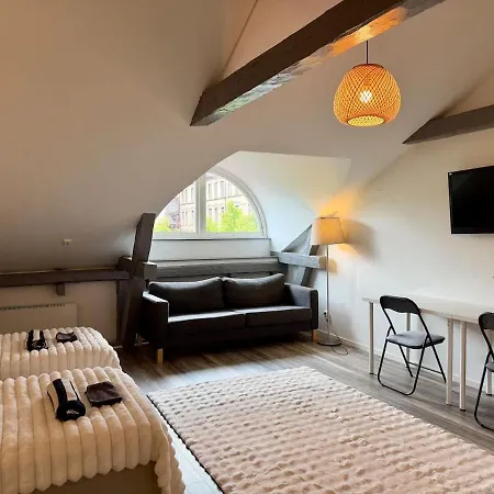 Apartmán Workers And Family 7 Private Bedrooms Sleeps 16