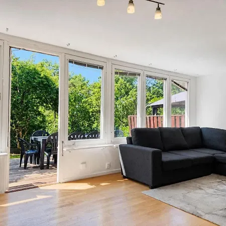 3 Floor With 6 Bedrooms For Workers Near Volvo 別荘 ヨーテボリ