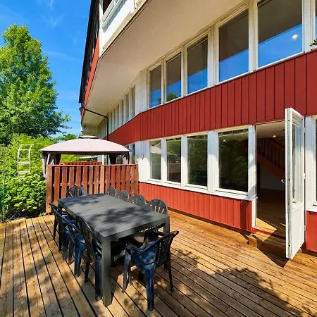 3 Floor With 6 Bedrooms For Workers Near Volvo * ヨーテボリ
