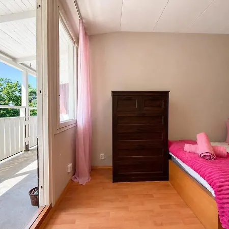3 Floor With 6 Bedrooms For Workers Near Volvo ヨーテボリ
