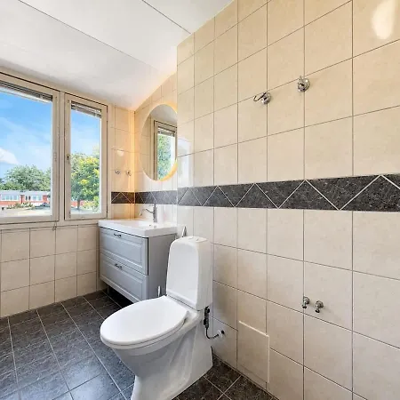3 Floor With 6 Bedrooms For Workers Near Volvo *