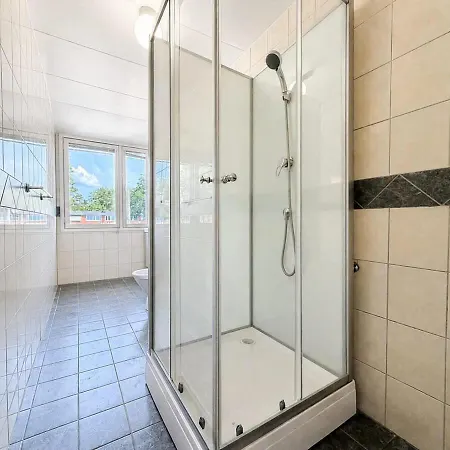 別荘 3 Floor With 6 Bedrooms For Workers Near Volvo ヨーテボリ
