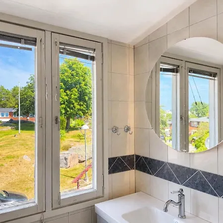 3 Floor With 6 Bedrooms For Workers Near Volvo * ヨーテボリ