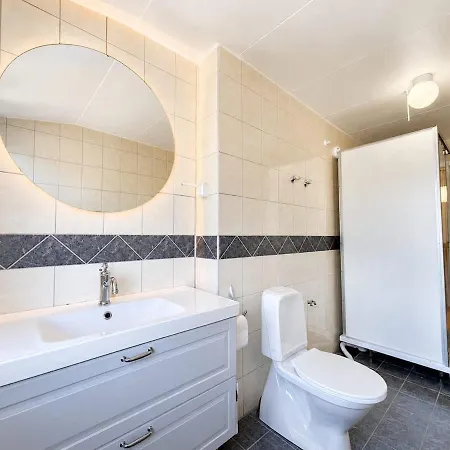 別荘 3 Floor With 6 Bedrooms For Workers Near Volvo ヨーテボリ