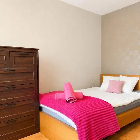 3 Floor With 6 Bedrooms For Workers Near Volvo 別荘