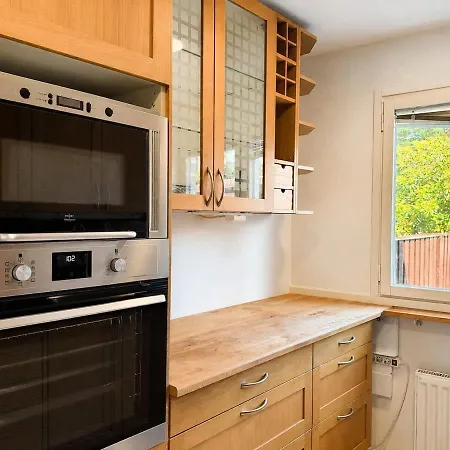 3 Floor With 6 Bedrooms For Workers Near Volvo 別荘