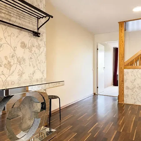 3 Floor With 6 Bedrooms For Workers Near Volvo 別荘 *
