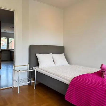 3 Floor With 6 Bedrooms For Workers Near Volvo 別荘 *