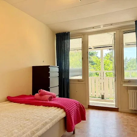 3 Floor With 6 Bedrooms For Workers Near Volvo *