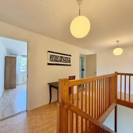 3 Floor With 6 Bedrooms For Workers Near Volvo 別荘 ヨーテボリ