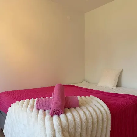 別荘 3 Floor With 6 Bedrooms For Workers Near Volvo ヨーテボリ