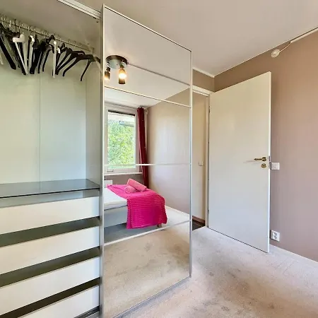 別荘 3 Floor With 6 Bedrooms For Workers Near Volvo