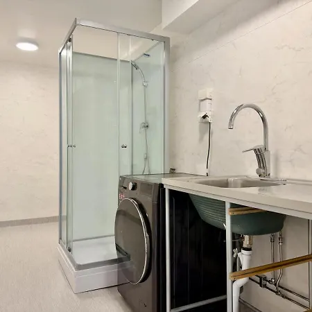 3 Floor With 6 Bedrooms For Workers Near Volvo