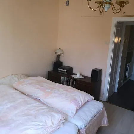 アパート Charming, Newly Renovated Near Slottsskogen