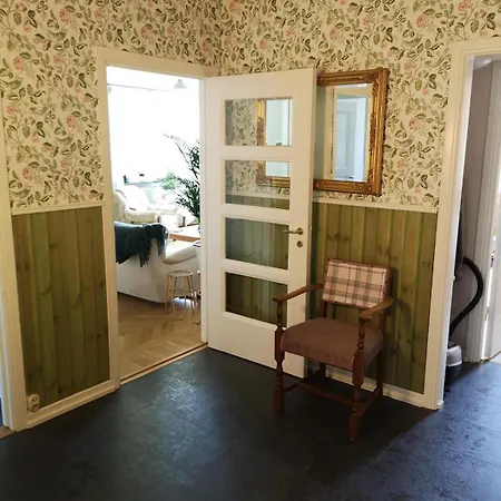 Charming, Newly Renovated Near Slottsskogen アパート