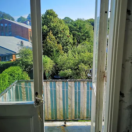 Charming, Newly Renovated Near Slottsskogen