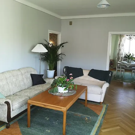 Charming, Newly Renovated Near Slottsskogen アパート ヨーテボリ