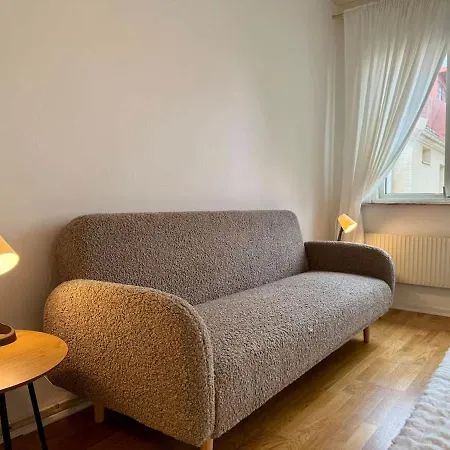 2 Floor For 6 People With 2 Bathrooms Close To And Volvo Gothenburg