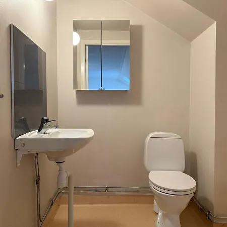 2 Floor For 6 People With 2 Bathrooms Close To And Volvo * Gothenburg