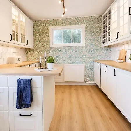 Premium Family & Company Near Liseberg With 5 Bedrooms And Free Parking