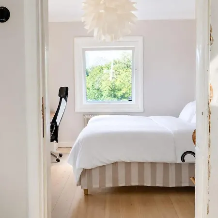 Premium Family & Company Near Liseberg With 5 Bedrooms And Free Parking * Goteborg