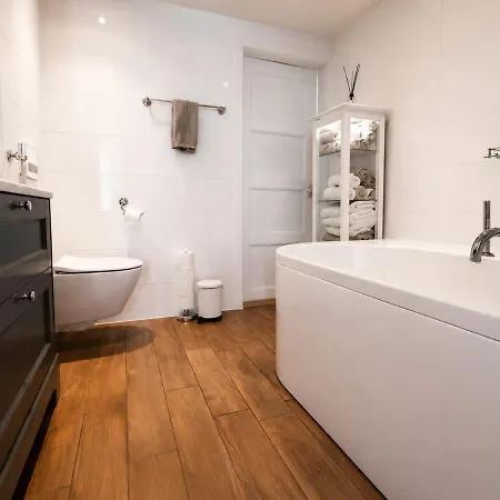 Premium Family & Company Near Liseberg With 5 Bedrooms And Free Parking Casa vacanze *