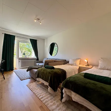 Workers & Family Homes Modern 2br With Free Parking 10 Min To Volvo Göteborg