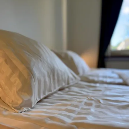 Daire Workers & Family Homes Modern 2br With Free Parking 10 Min To Volvo