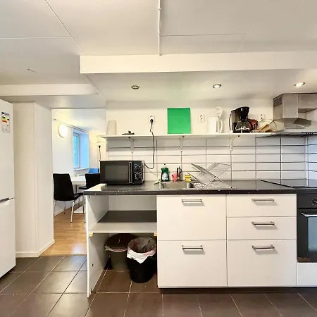 Ferienhaus Work-ready 3br - 6 Single Beds - 10 Min To Volvo *